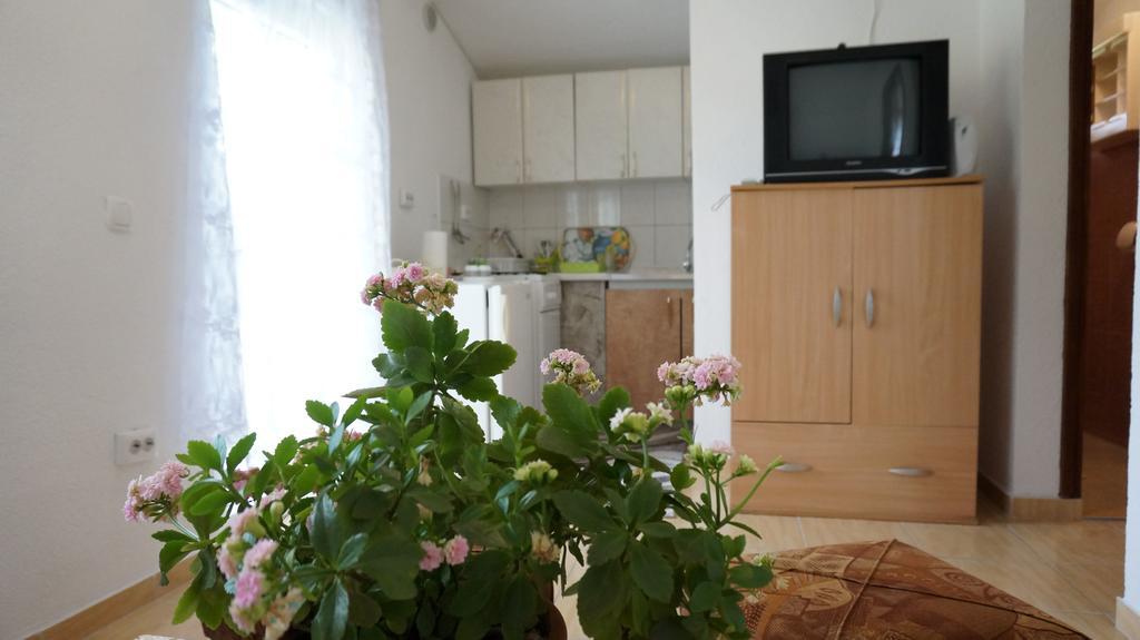 Apartments Red Rose Nin Eksteriør billede